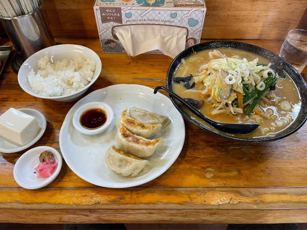 「ラーメン餃子セット(蝦夷ラーメン)」@味勝負 二代目 蝦夷の写真