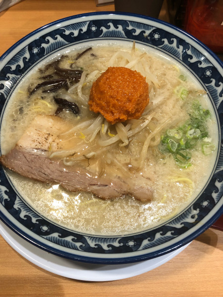 「レッド明太豚骨ラーメン」@豚と小麦の写真