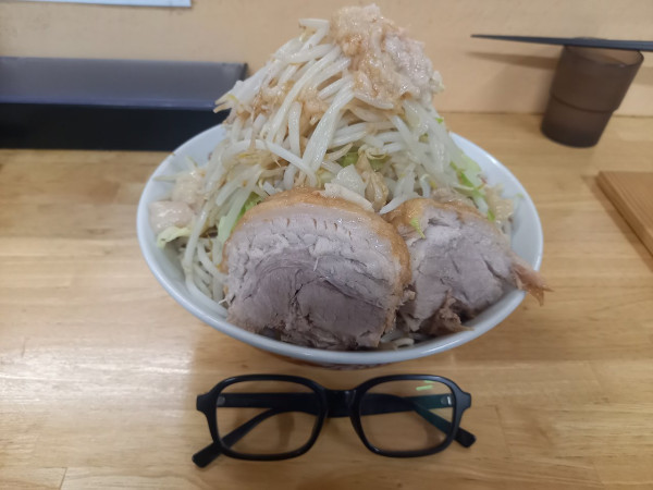 「小ブタ2枚(野菜増し・あぶら増し)」@ラーメン 登良治郎の写真