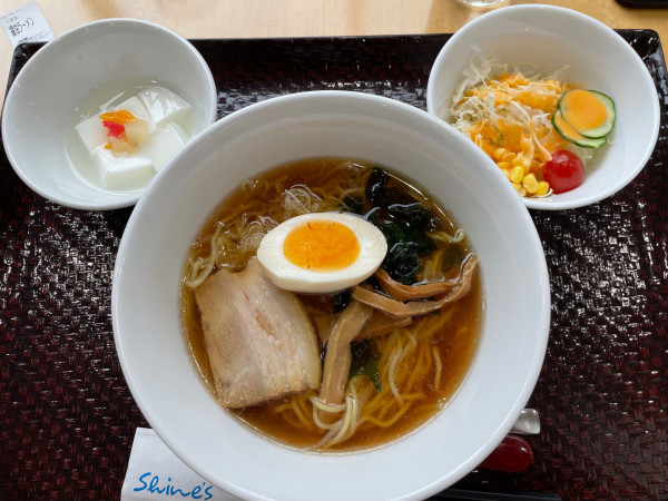 「醤油ラーメン　￥８００」@喫茶・レストラン フォーラスの写真