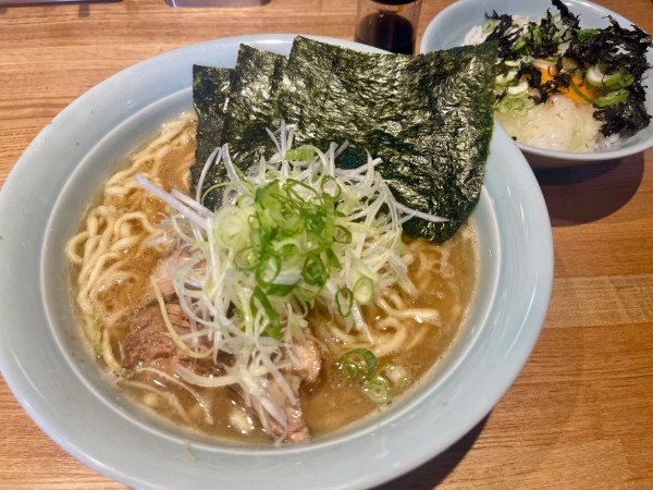 「豚骨醤油  大」@豚骨醤油 三輪の写真