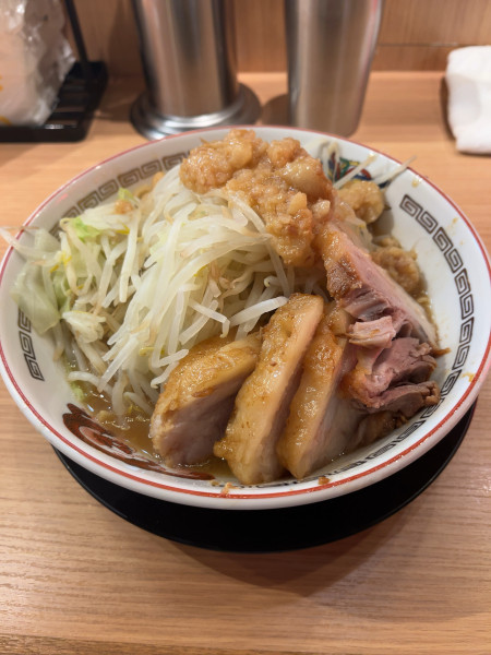 「ミニぶたラーメン」@ラーメン豚山 東京ラーメン横丁店の写真