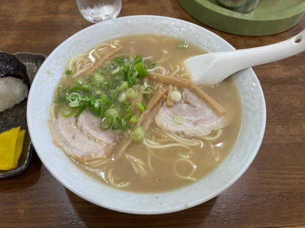 「ラーメンとおむすび」@味の三平の写真