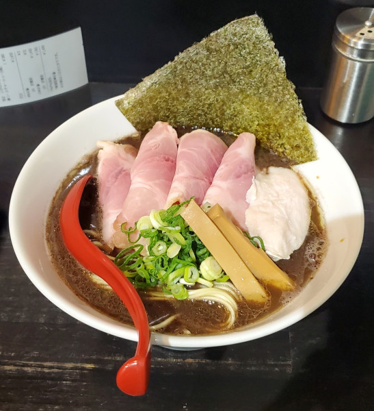 「限定いかの中華そば豚ロースチャーシューのせ」@らぁ麺すみれ堂の写真