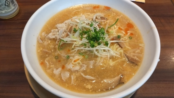 「酸辣湯麺(989円)」@ジョナサン 豊玉店の写真