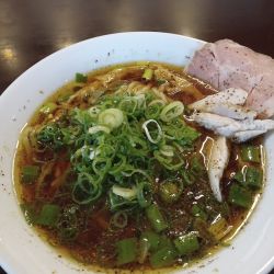 挽きたて黒胡椒の葱中華