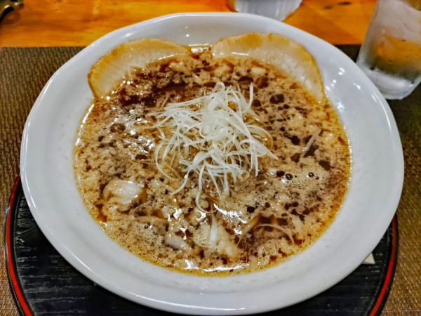 「特製醤油ラーメン 900円」@醤油ラーメン えぐし屋の写真