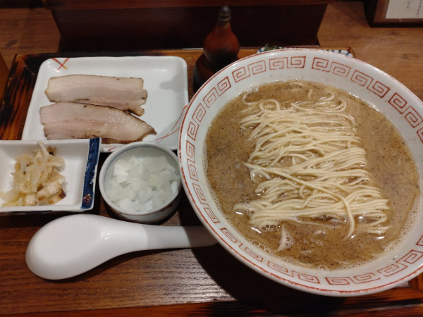 「鯖」@炭火焼濃厚中華そば 奥倫道の写真