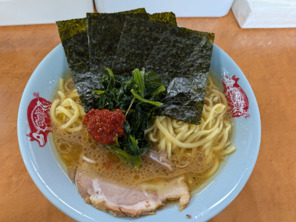 「ラーメン」@横浜ラーメン 町田家 新百合ヶ丘店の写真