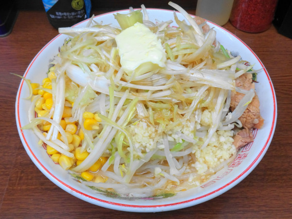 「小ラーメン：味噌（940円）＋ネギ＋コーン＋バター　ニンニク」@ラーメン二郎 横浜関内店の写真