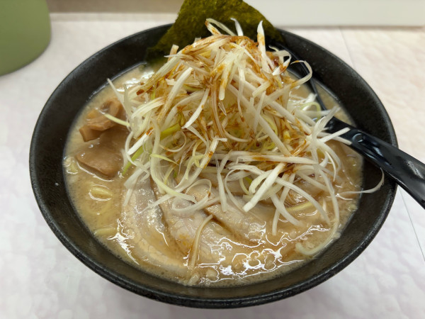 「塩ネギチャーシューめん」@関東風とんこつらーめん 五衛門 谷田部店の写真