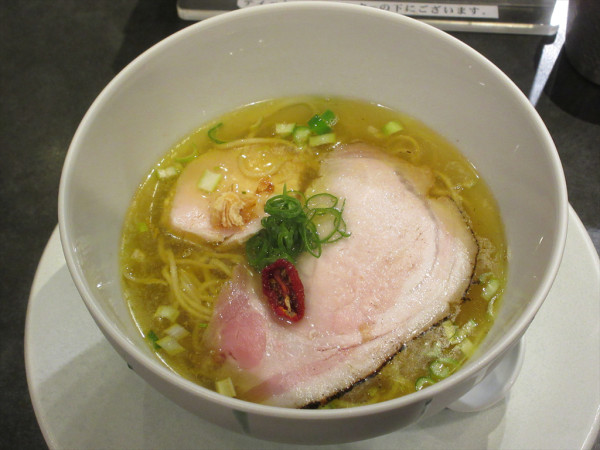 「塩ラーメン（1,300円）」@Ramen 翡翠の写真