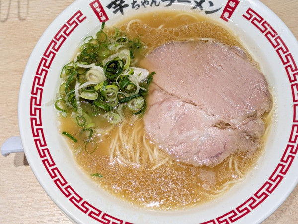 「豚骨ラーメン」@幸ちゃんラーメン  博多駅筑紫口店の写真