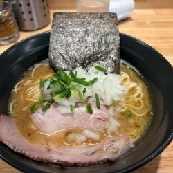 ニンニクそば900円