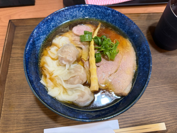 「中華そば 1000円＋豚肉ワンタン3個300円」@天地 AME-TSUCHIの写真