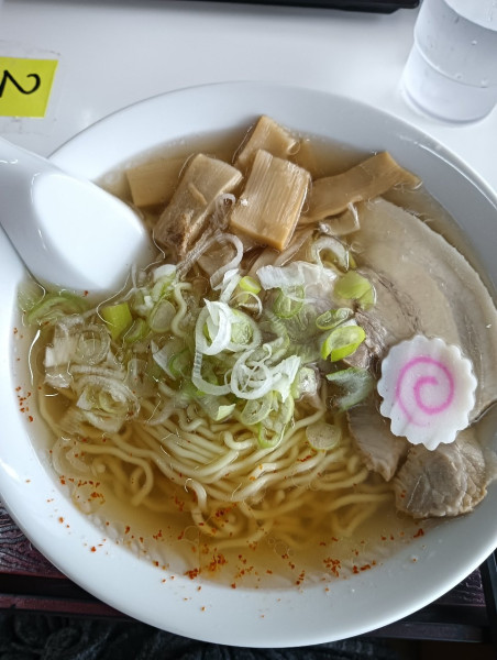 「ラーメン並」@中華そば 横綱の写真