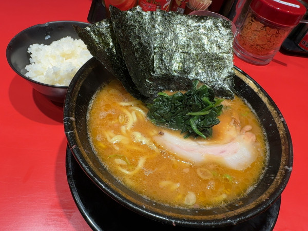 「ラーメン＋ライス」@環2家 川崎店の写真