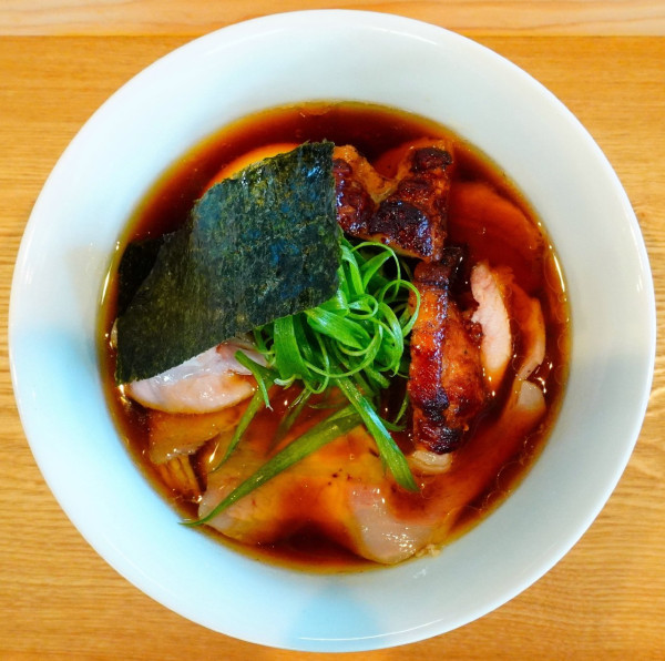 「醤油そば 味玉」@YOKOKURA STOREHOUSEの写真