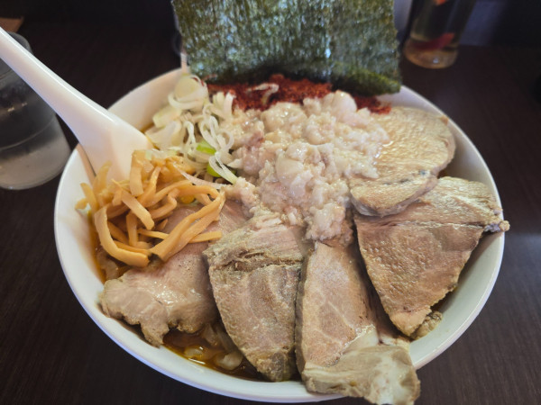 「塩チャーシュー麺(大)・辛中華(身入り) ￥1,550」@手打ち中華そば 酒田の写真