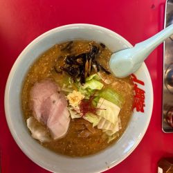 濃厚白味噌とんこつラーメン