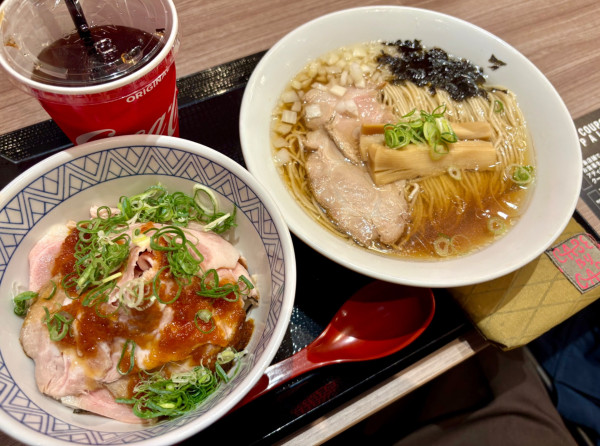 「牡蠣そばコンボ」@中華そば よしかわ 三井アウトレットパーク入間店の写真