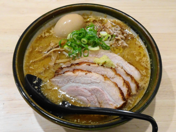 「味噌チャーシュー麺（1,600円）＋味玉（150円）」@ラーメン郷の写真