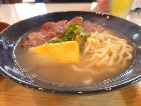 「軟骨ソーキそば」@オキナワソバヤ ススルの写真