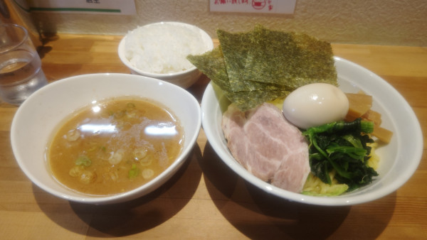 「つけ麺１０００円＆サービスライス」@横浜家系ラーメン おか家の写真