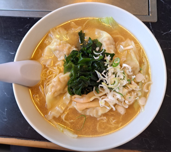 「らーめんワンタンみそ1000円」@あかりの写真