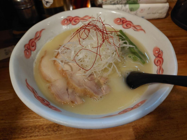 「鶏白湯らーめん味玉+鶏そぼろ丼」@麺・酒処 ぶらりの写真