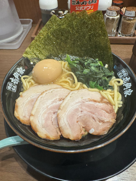 「MAXラーメン醤油」@横浜家系ラーメン 壱角家 大宮東口店の写真