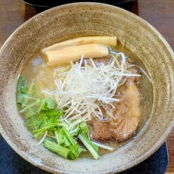 純塩らぁめん900円