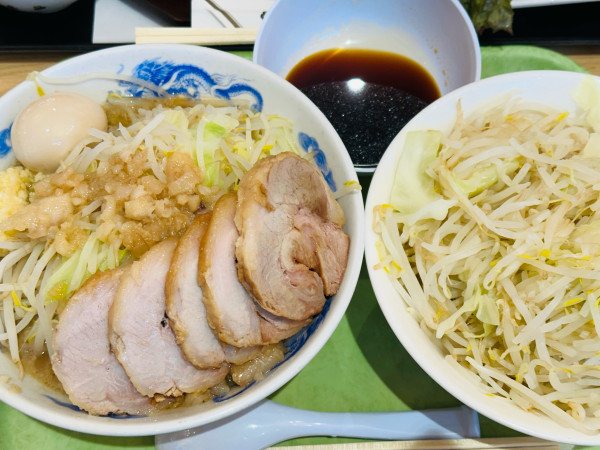 「味玉ラーメン 940円 豚4枚 400円」@ジャンクガレッジ イオンレイクタウンmori店の写真