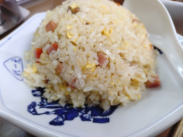 「チャーハン、半ラーメン」@代一元 山下店の写真