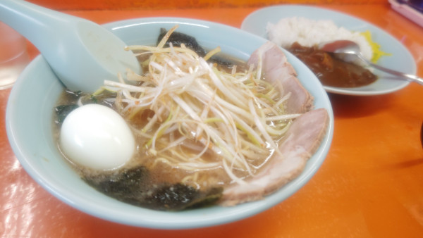 「ネギラーメン５００円＆小カレー200円」@ラーメンショップYAMANAKAの写真