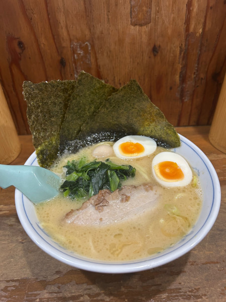 「ラーメン　並　醤油」@横浜家系ラーメン 精一杯の写真