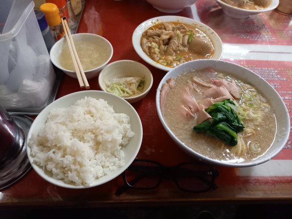 「コッテリチャーシューメン」@とん平食堂の写真