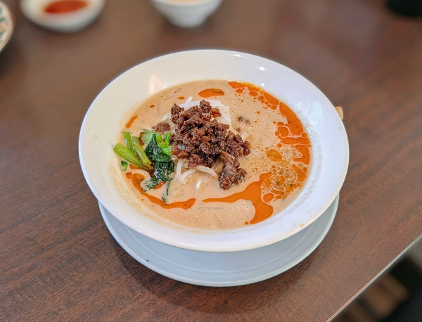 「四川担々麺」@一番楼 六条店の写真