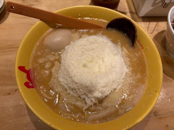 「元祖◯究チーズラーメン」@九十九とんこつラーメン 恵比寿本店の写真