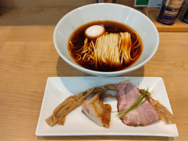 「【限定】熟成醤油そば¥1300+ウニの和え玉¥700-」@「七色の落書き」の写真