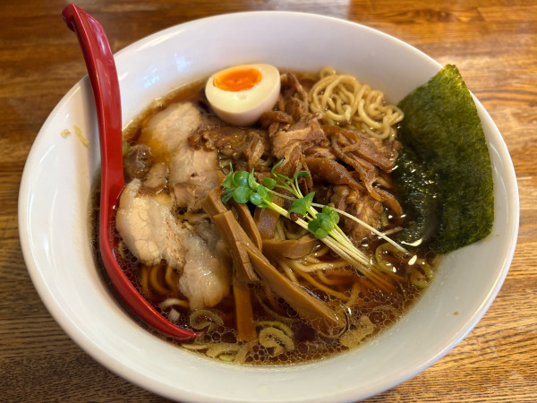 「【朝限定】生姜醤油800円、コリコリ鶏チャーシュー100円」@らーめん一芯の写真