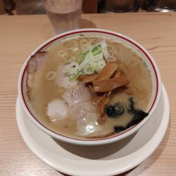 濃厚とろりそば　1030円