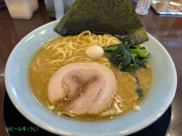 「ラーメン(850円)醤油硬め多め」@横浜家系ラーメン慶家 蓮田店の写真