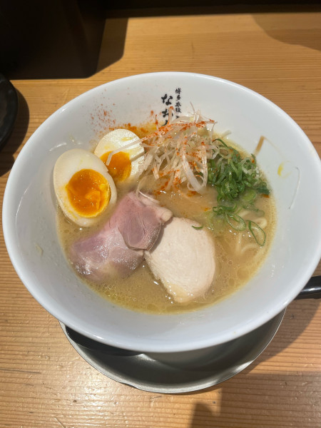 「鶏白湯ラーメン」@博多非豚骨 なお人 POPUPラーメン 博多デイトス店の写真