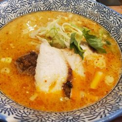 担々麺 鶏チャーシュー付