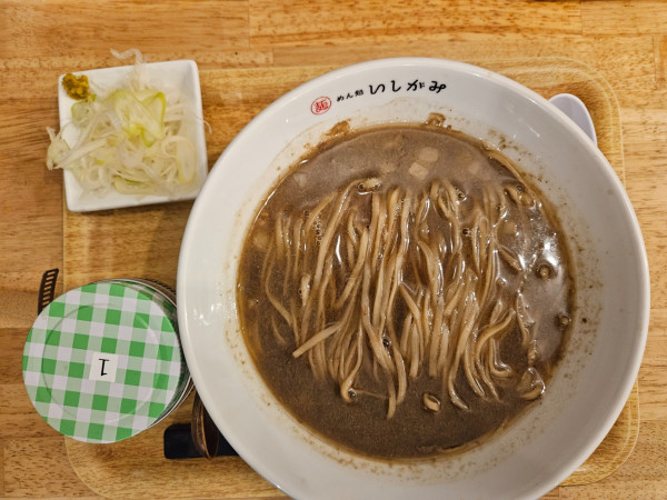 「にぼし・かけ醤油」@めん処 いしがみの写真