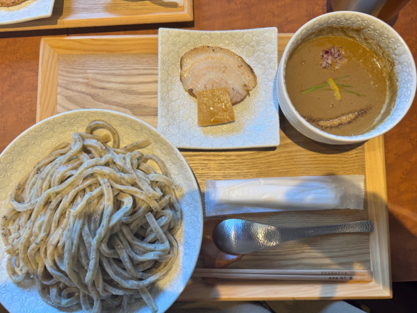 「御影つけ麺（中）麺増し100gカレー変更」@手打式特級多加水 御影麺 鏑矢の写真