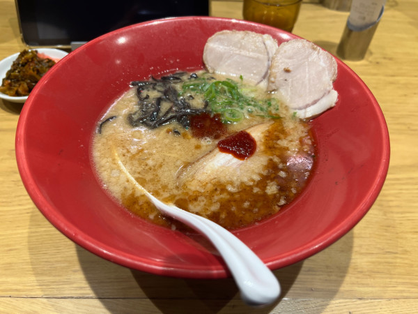 「赤丸新味」@一風堂 浜松町スタンドの写真