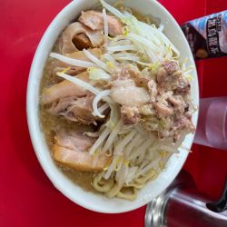 ラーメン豚マシニンニク少なめアブラ