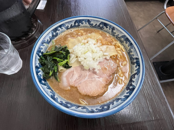 「濃厚煮干しラーメン960円　ラーパスで大盛」@麺工房 しゅはり屋の写真